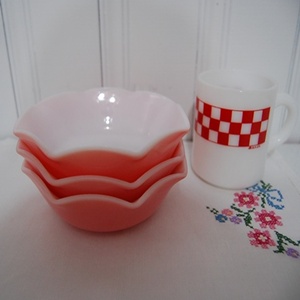 Hazel Atlas pink Crinoline Ripple Bowls
