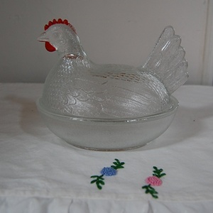 vintage hen  basket(clear)
