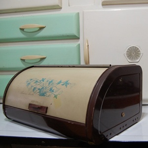vintage bread box #BW
