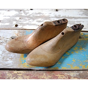 Vintage Wooden Shoe Mold -450 5B-