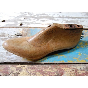 Vintage Wooden Shoe Mold -7 1/2-