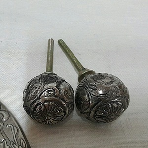 Rustic silver floral knob