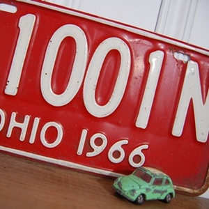 Vintage License Plate G1001N